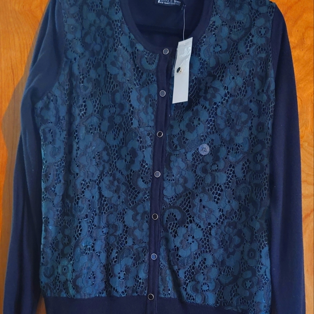 Lace hunter Green and black lace cardigan.